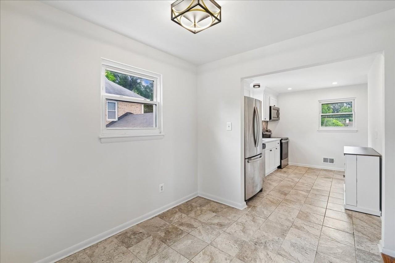 727 Grandin Ave - Photo 6 of 28