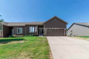 1007 Woodview Dr - Photo 1 of 1