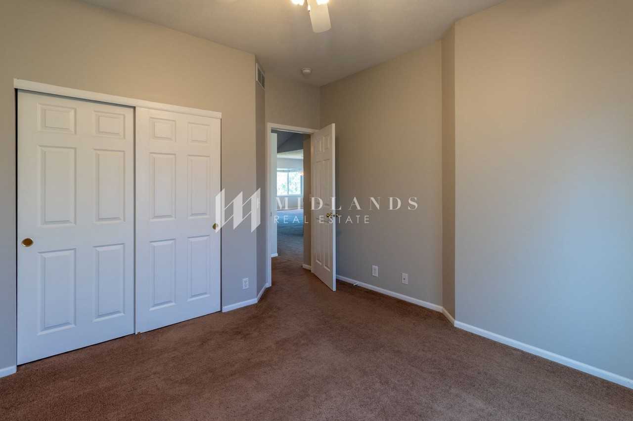 1007 Woodview Dr - Photo 3 of 20