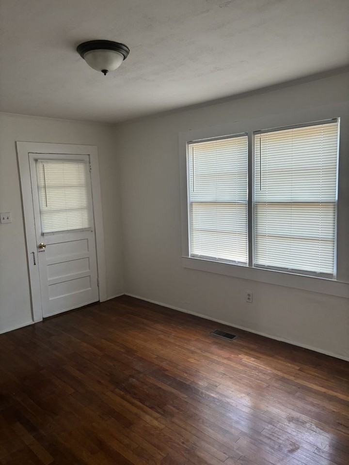791 Jackson St - Photo 2 of 9