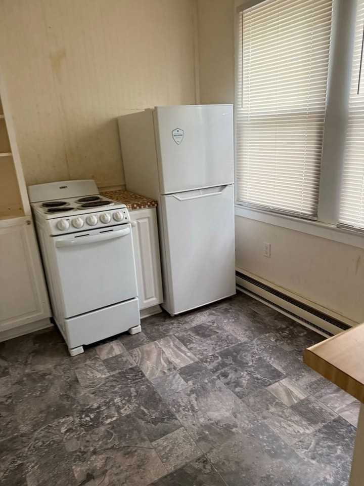 405 W Davis St #D - Photo 4 of 19