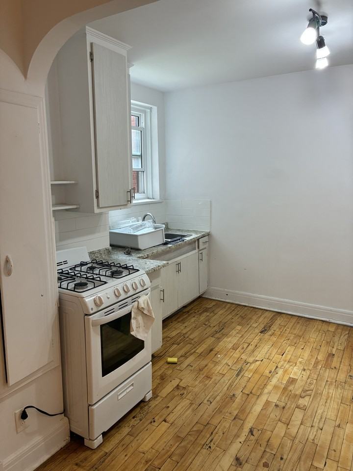 5821 Ch De La Côte-Saint-Luc — photo 3