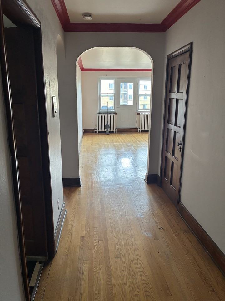 5821 Ch De La Côte-Saint-Luc — photo 1