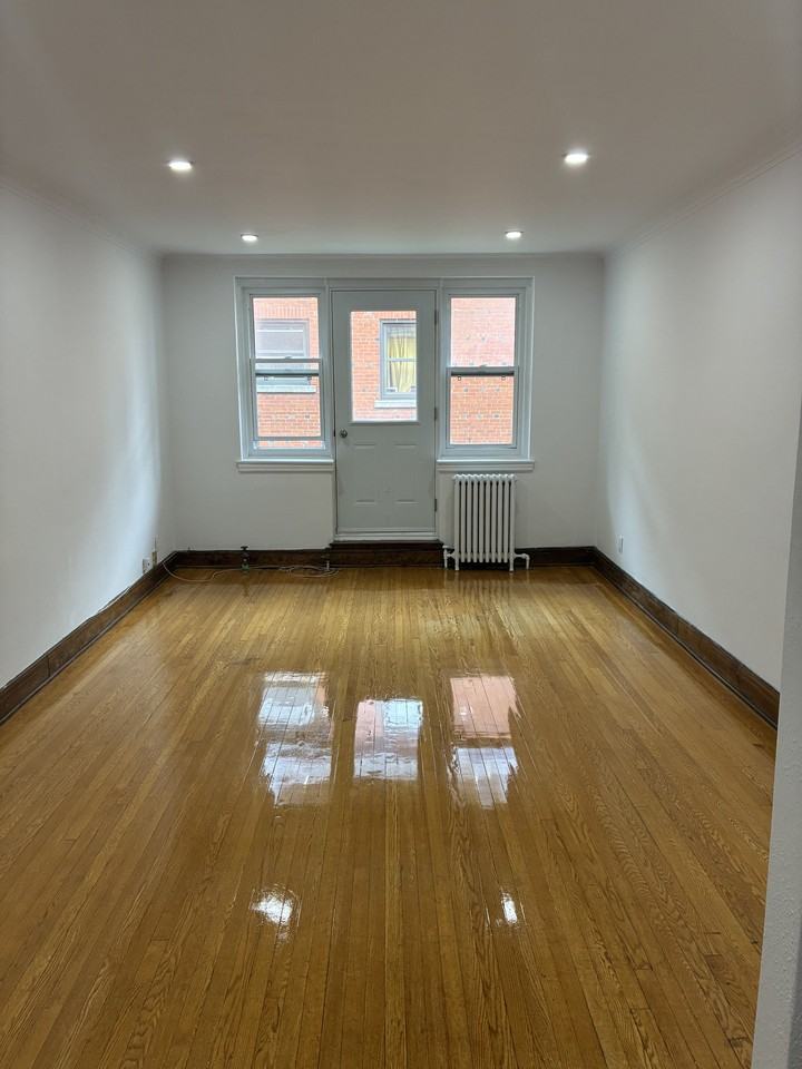 5821 Ch De La Côte-Saint-Luc — photo 1