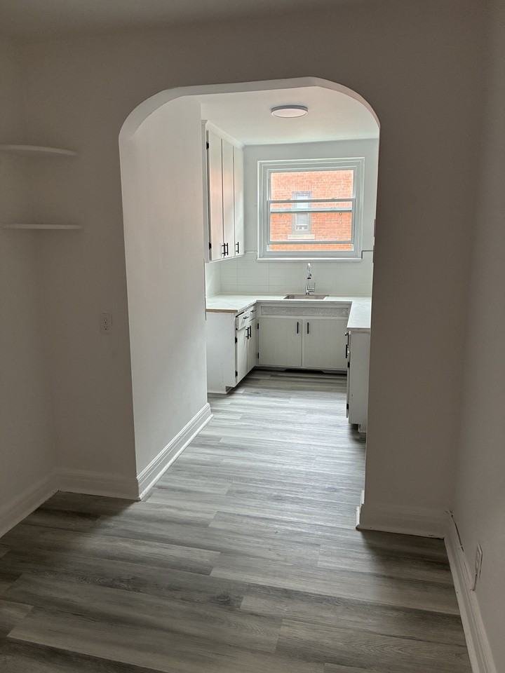 5821 Ch De La Côte-Saint-Luc — photo 3