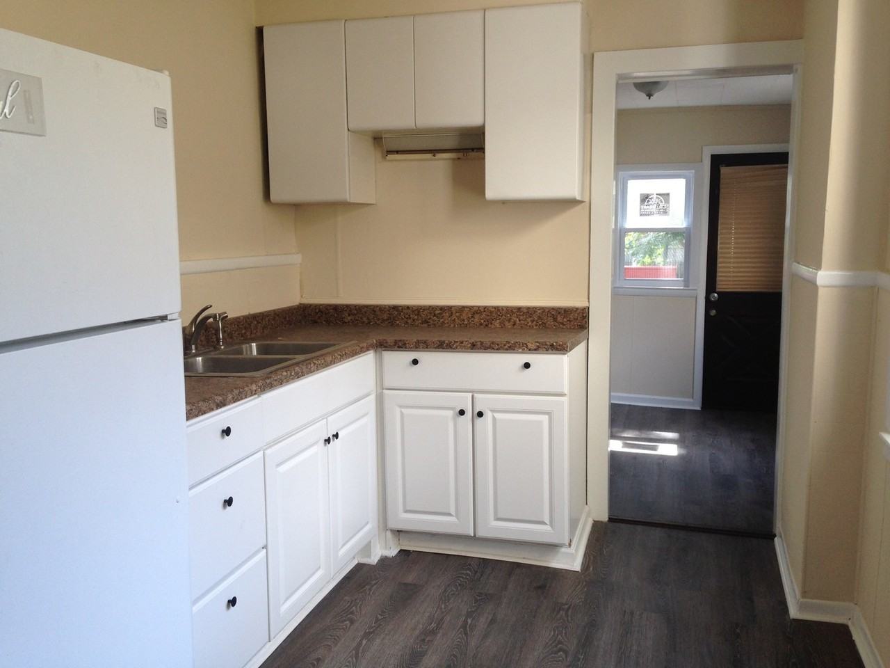 755 Beatty St - Photo 2 of 12