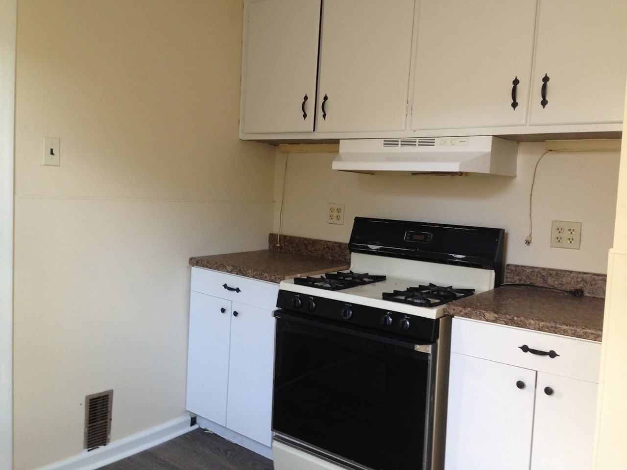 755 Beatty St - Photo 3 of 12