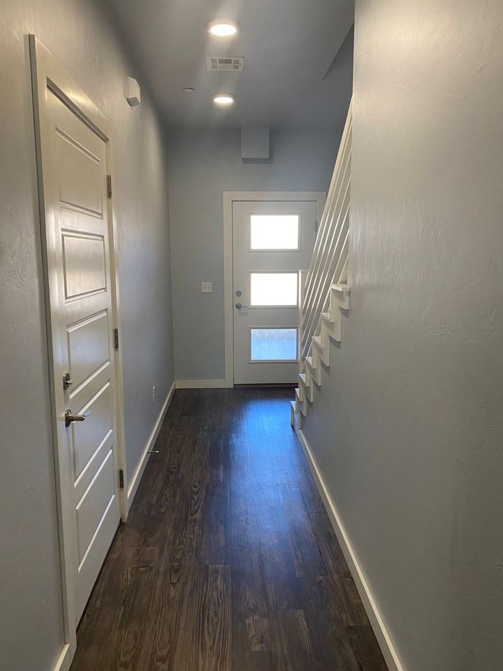 776 Sw 14th St - Photo 2 of 7