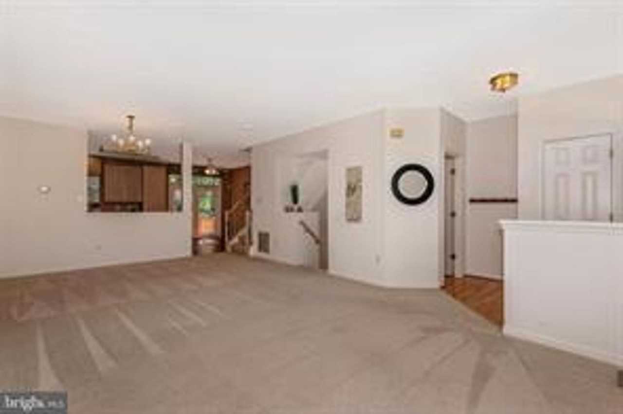 13118 Shamrock Glen Dr - Photo 4 of 47