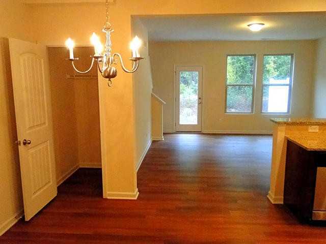 62 Holly Berry Ln - Photo 4 of 17
