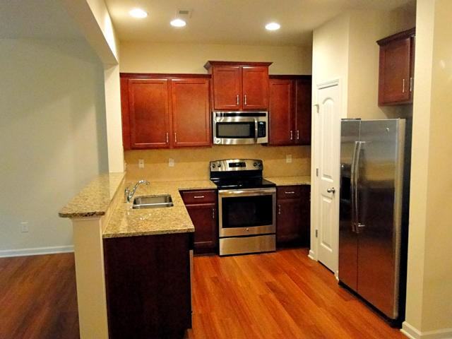 62 Holly Berry Ln - Photo 5 of 17