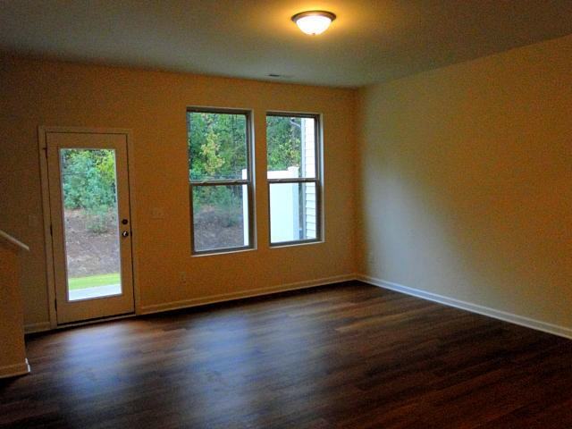 62 Holly Berry Ln - Photo 6 of 17
