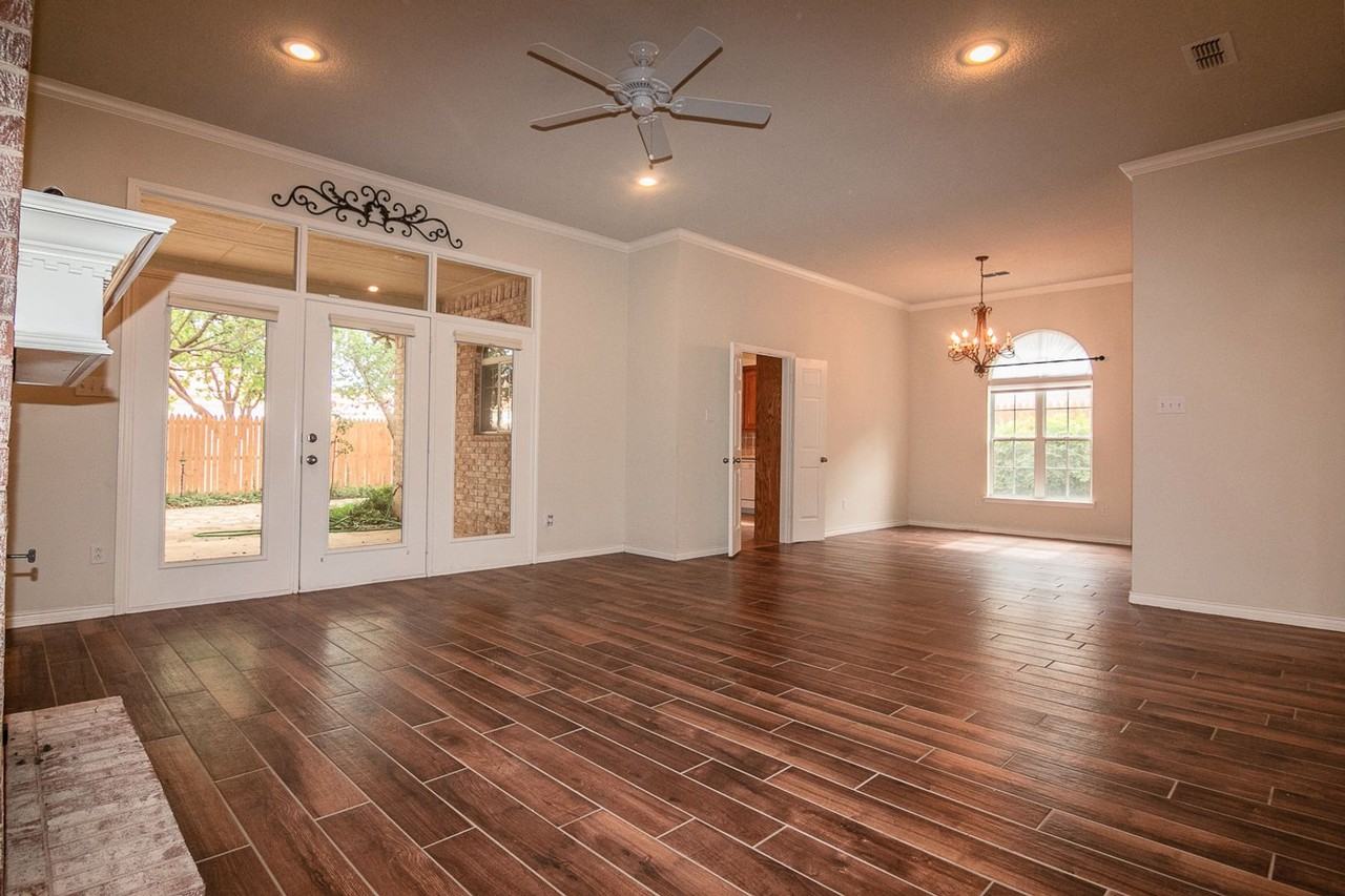 5007 104th St - Photo 2 of 26