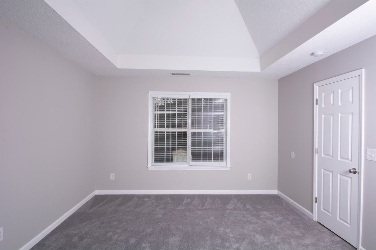 132 Chariot Dr - Photo 5 of 12