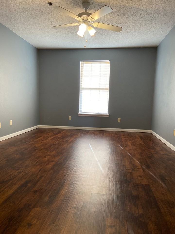 135 Vixen Cir Apt I - Photo 4 of 18