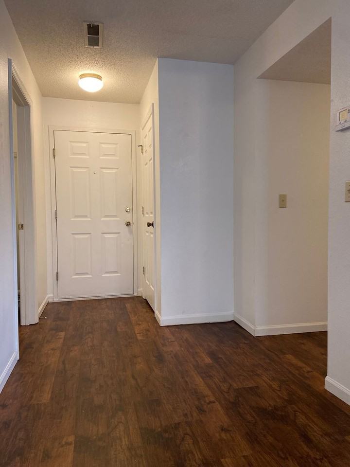 135 Vixen Cir Apt I - Photo 6 of 18