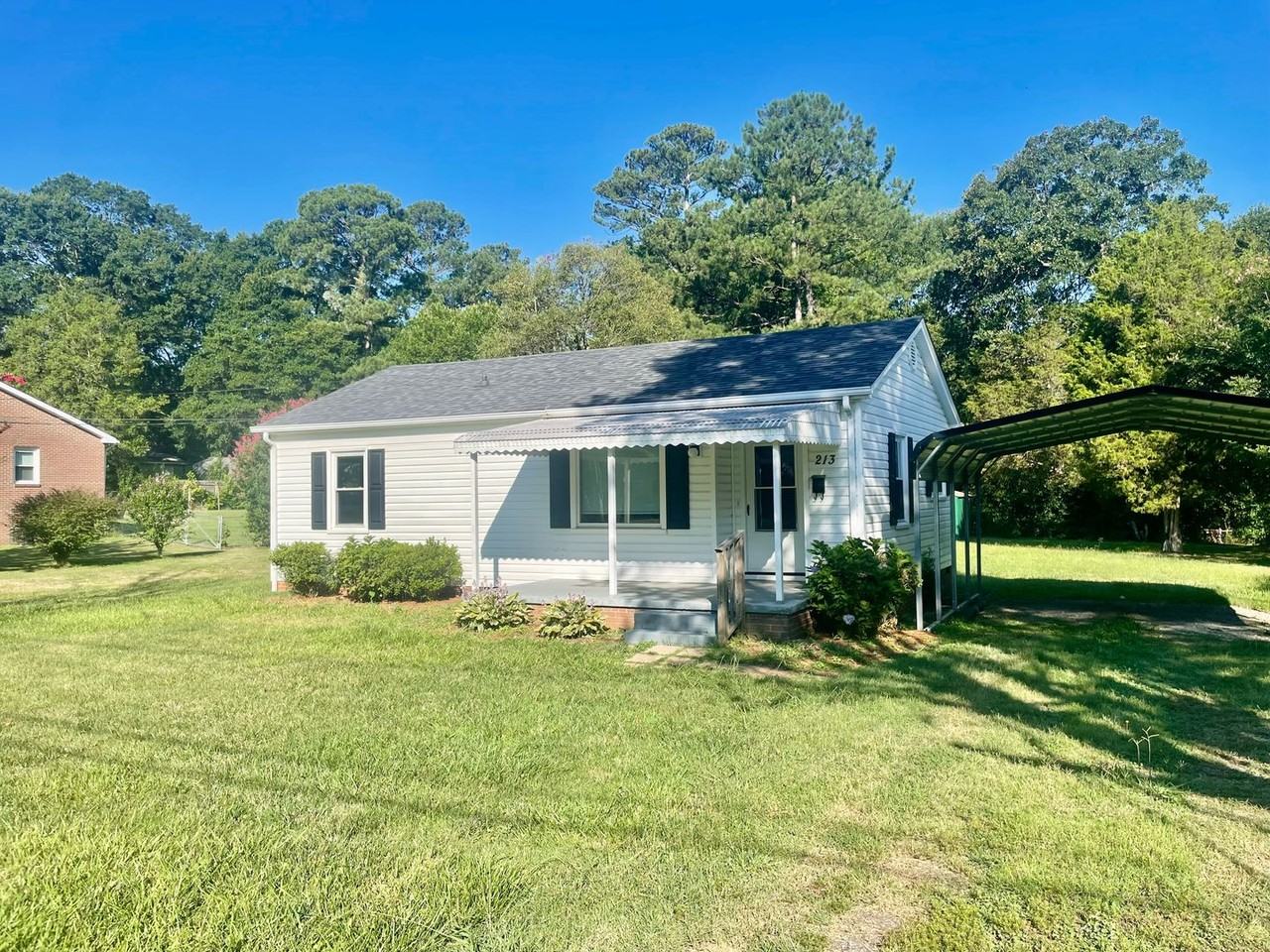 213 Rose St - Photo 2 of 5