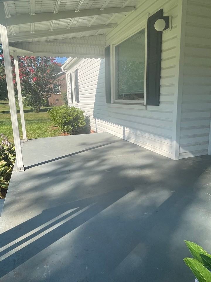 213 Rose St - Photo 3 of 5