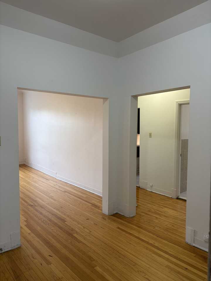 2384 Av Beaconsfield — photo 1