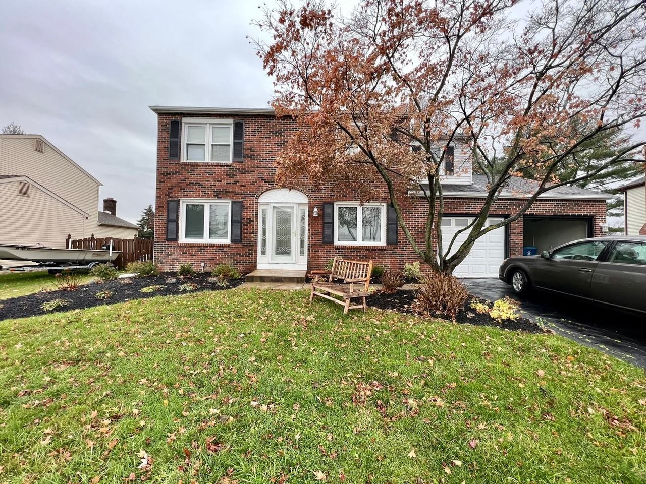 4233 Remo Crescent Rd - Photo 2 of 31