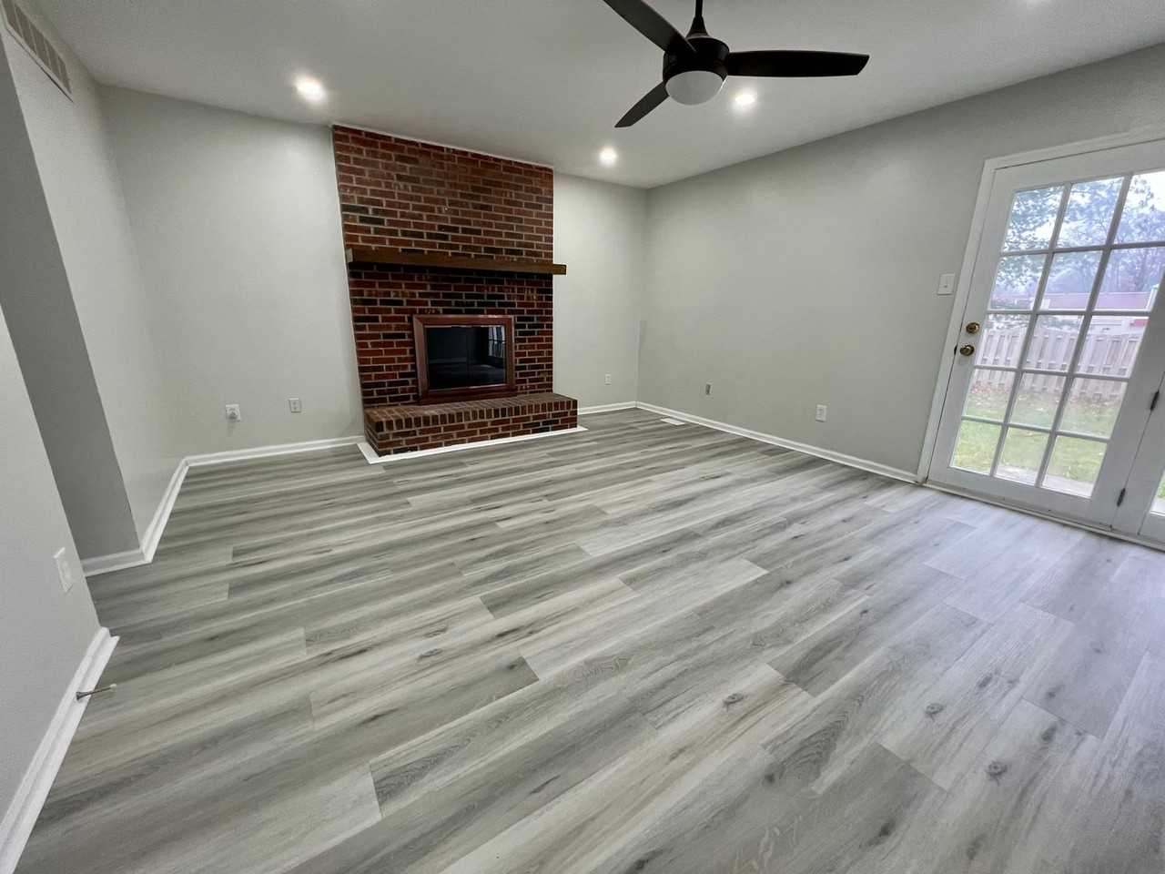 4233 Remo Crescent Rd - Photo 3 of 31