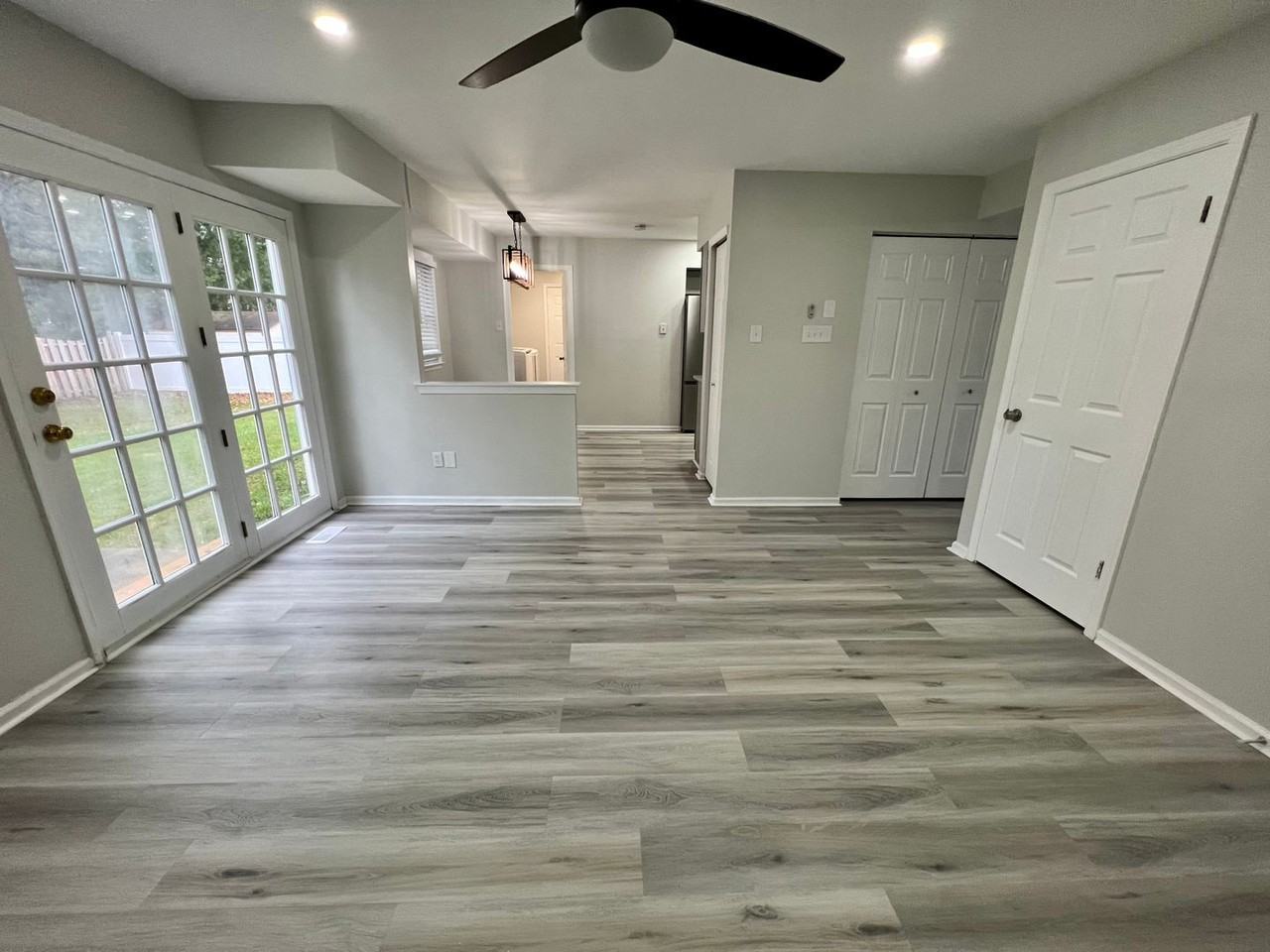 4233 Remo Crescent Rd - Photo 5 of 31