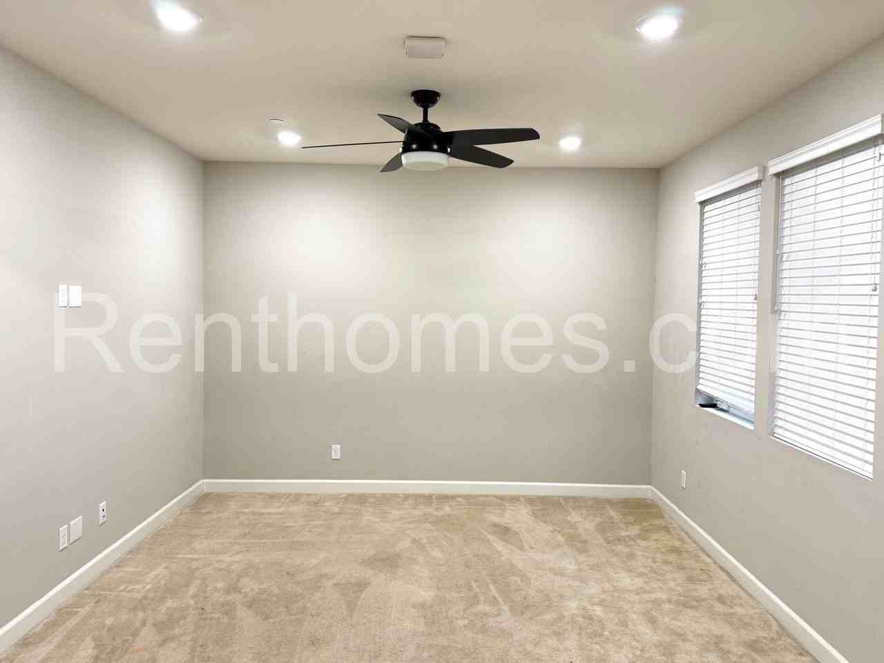 11007 Evelyn Way - Photo 3 of 47