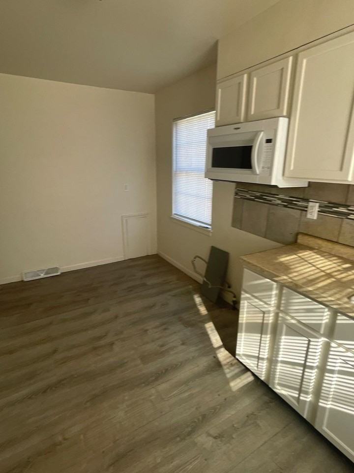 261 Arthur St - Photo 2 of 7