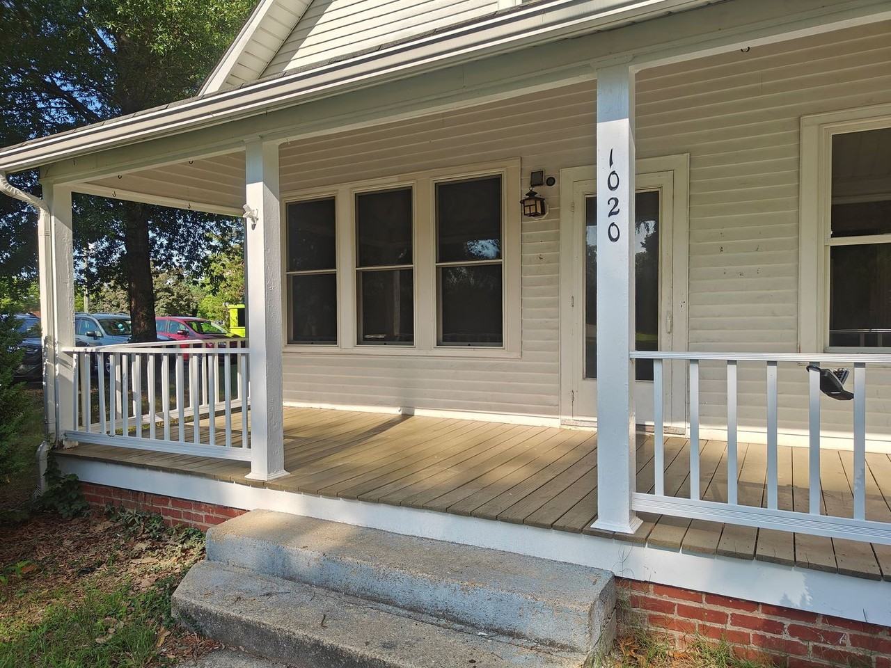 1020 Salisbury Dr - Photo 4 of 20