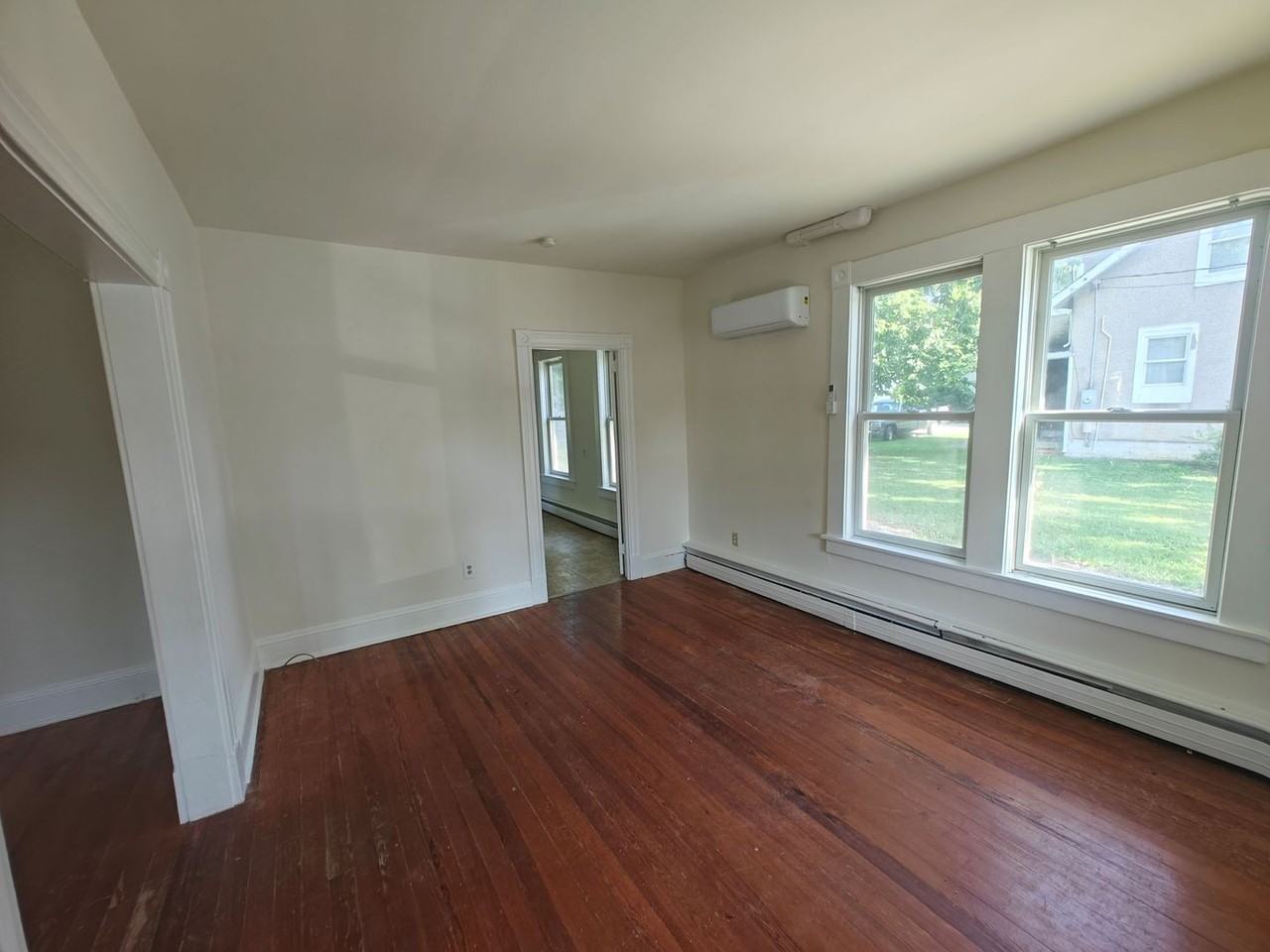 1020 Salisbury Dr - Photo 5 of 20