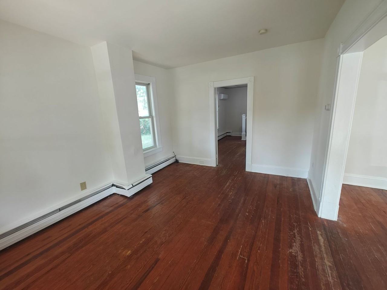 1020 Salisbury Dr - Photo 7 of 20