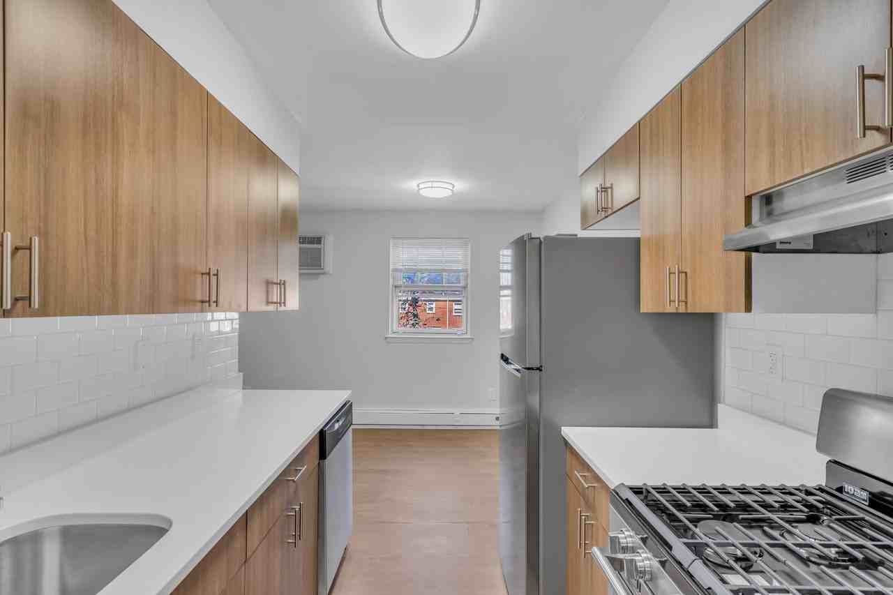 Lancaster Court Apartments - Photo 3 of 50