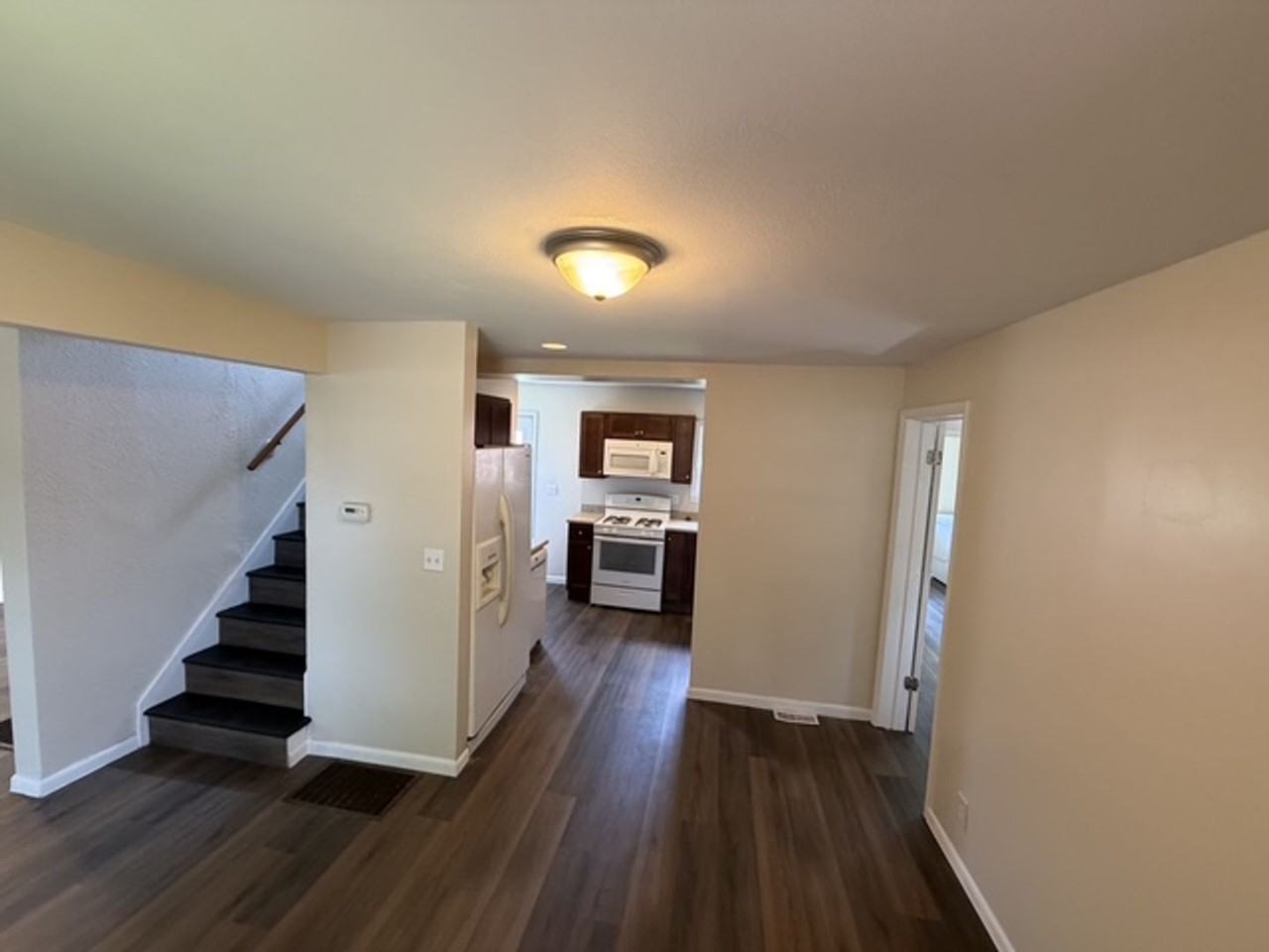 2328 N Gale Ave - Photo 3 of 11