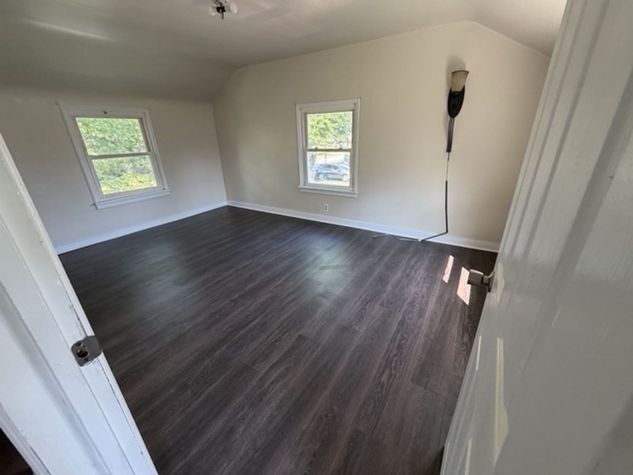 2328 N Gale Ave - Photo 5 of 11