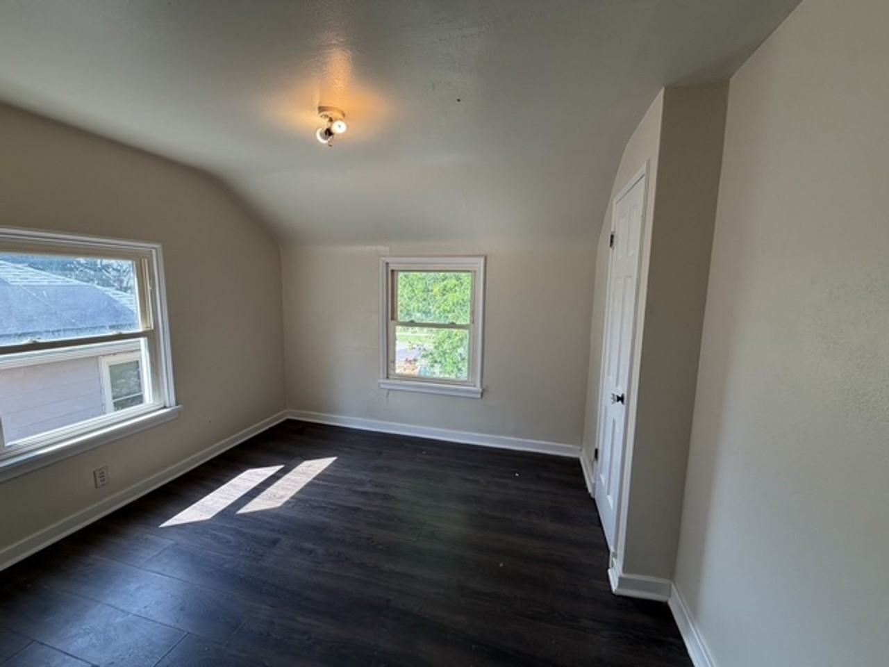 2328 N Gale Ave - Photo 6 of 11