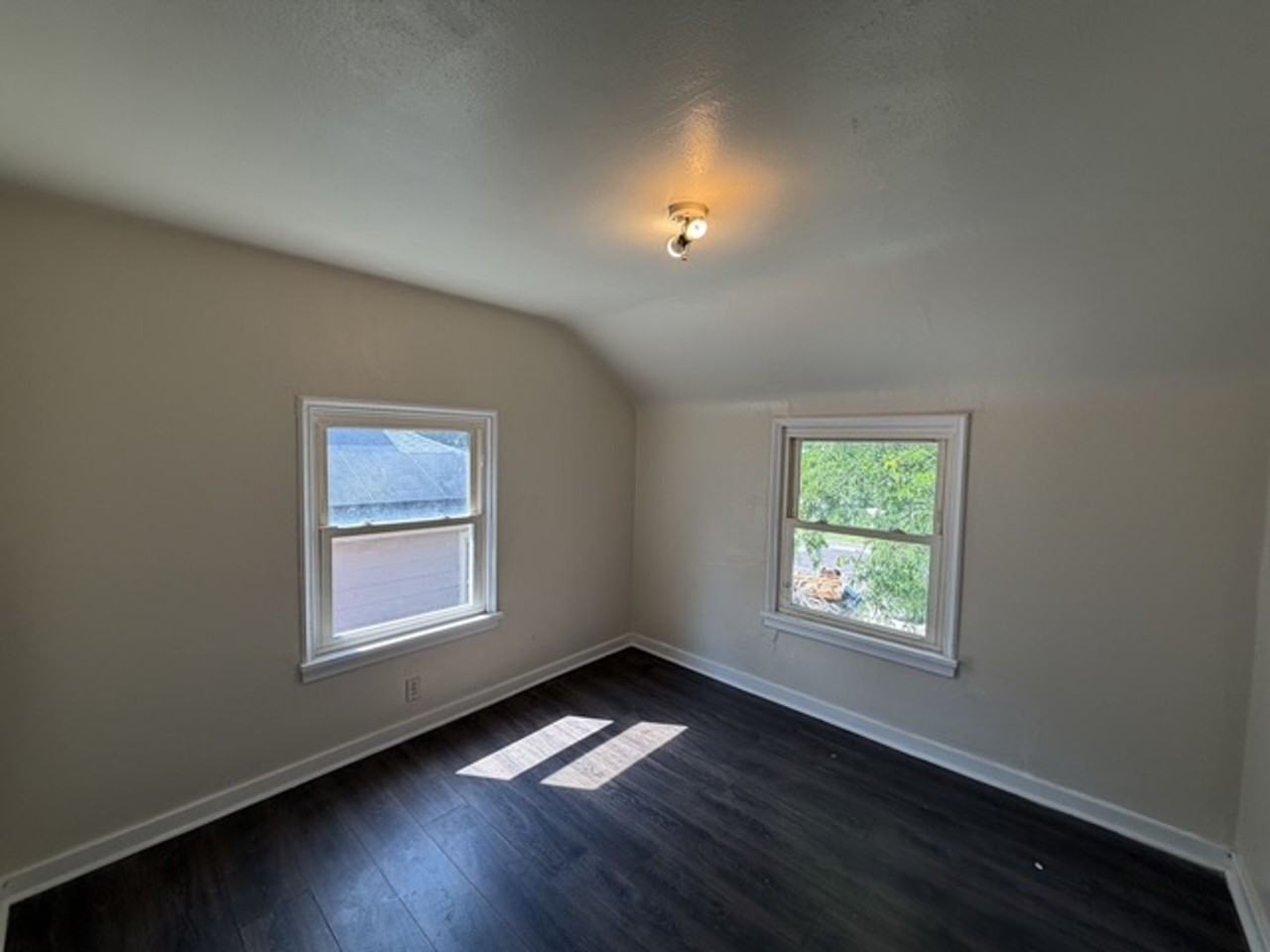 2328 N Gale Ave - Photo 7 of 11