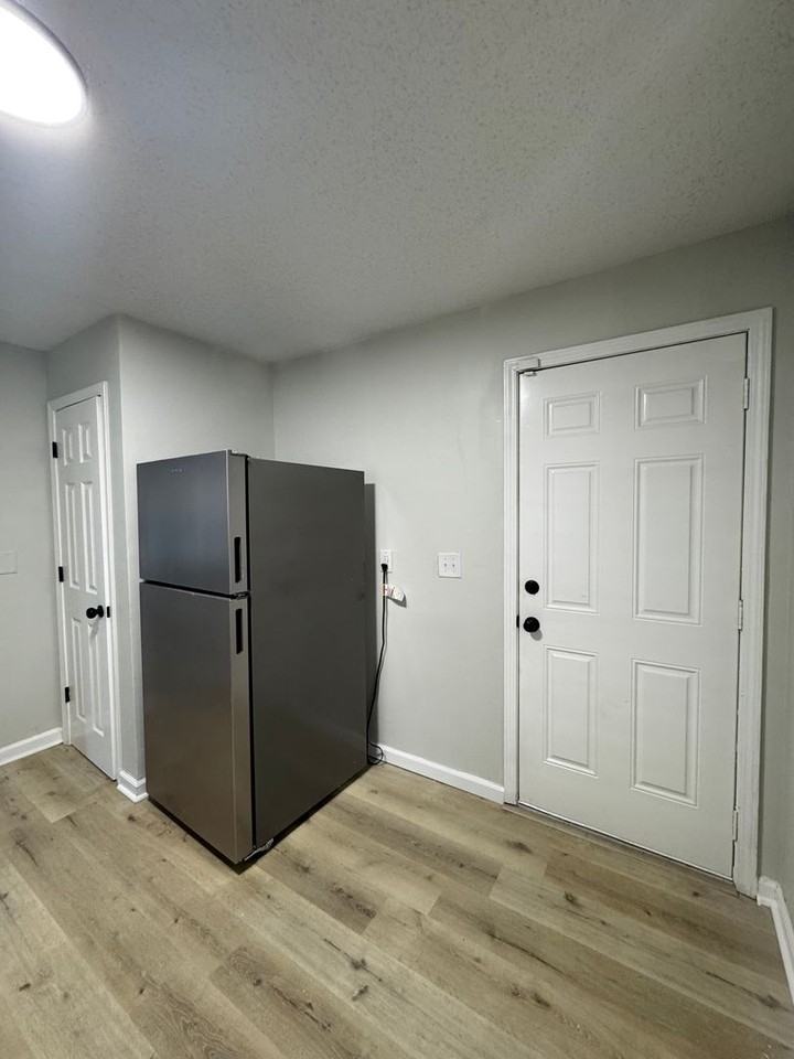2109 Albany St - Photo 5 of 28