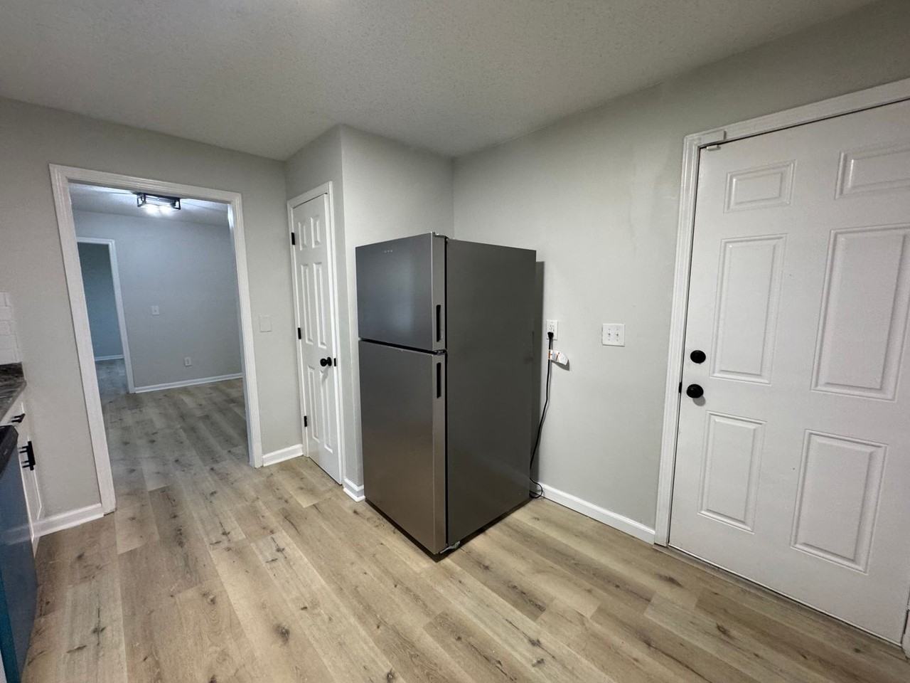 2109 Albany St - Photo 6 of 28