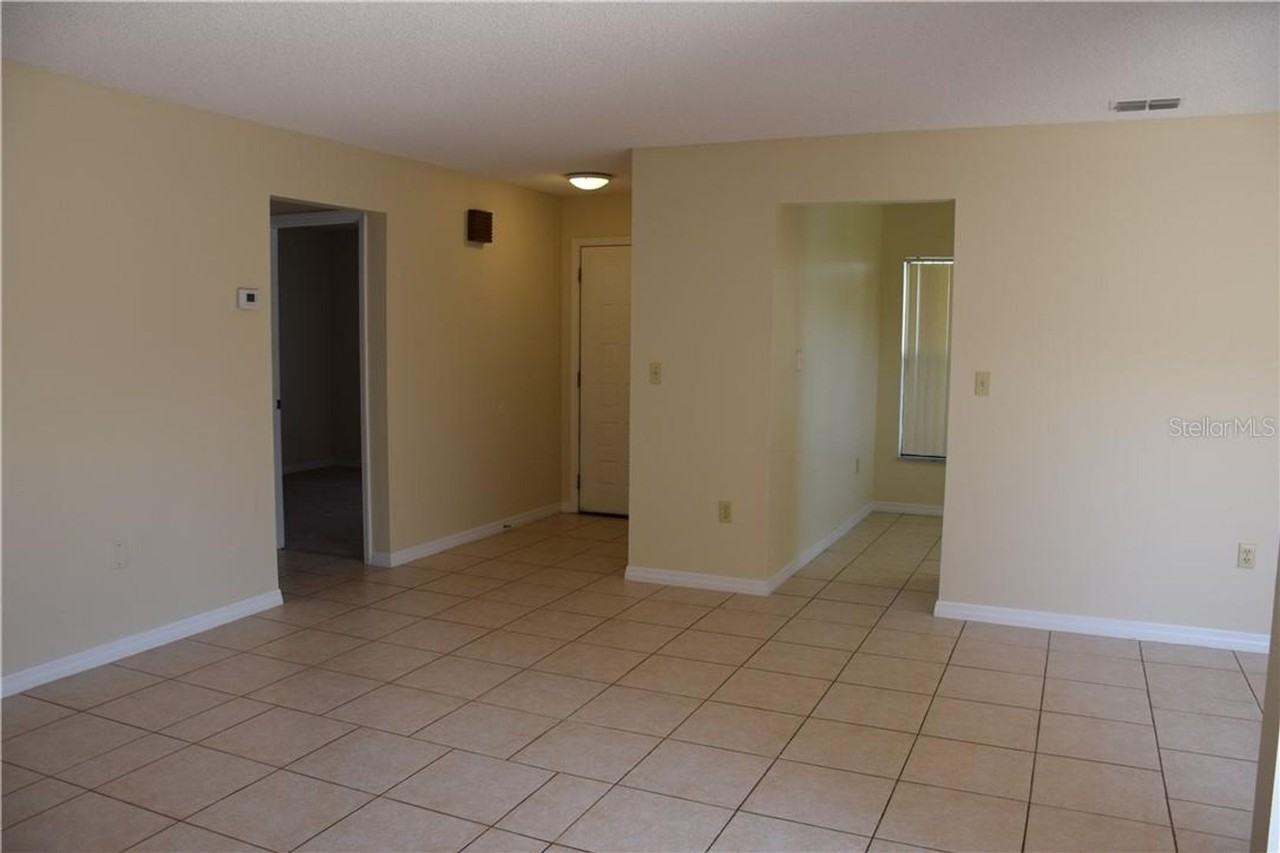 470 Hunter Cir - Photo 5 of 15