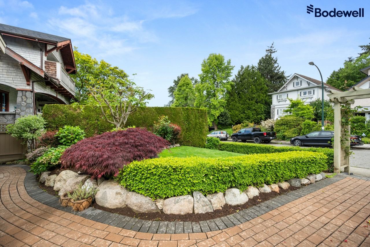 Craftsman Home - Photo 3 of 25