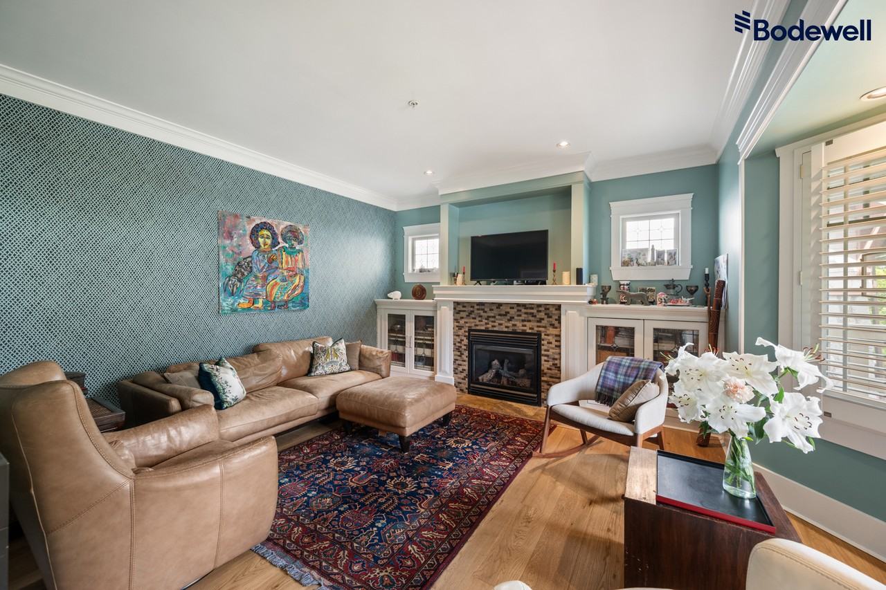 Craftsman Home - Photo 6 of 25