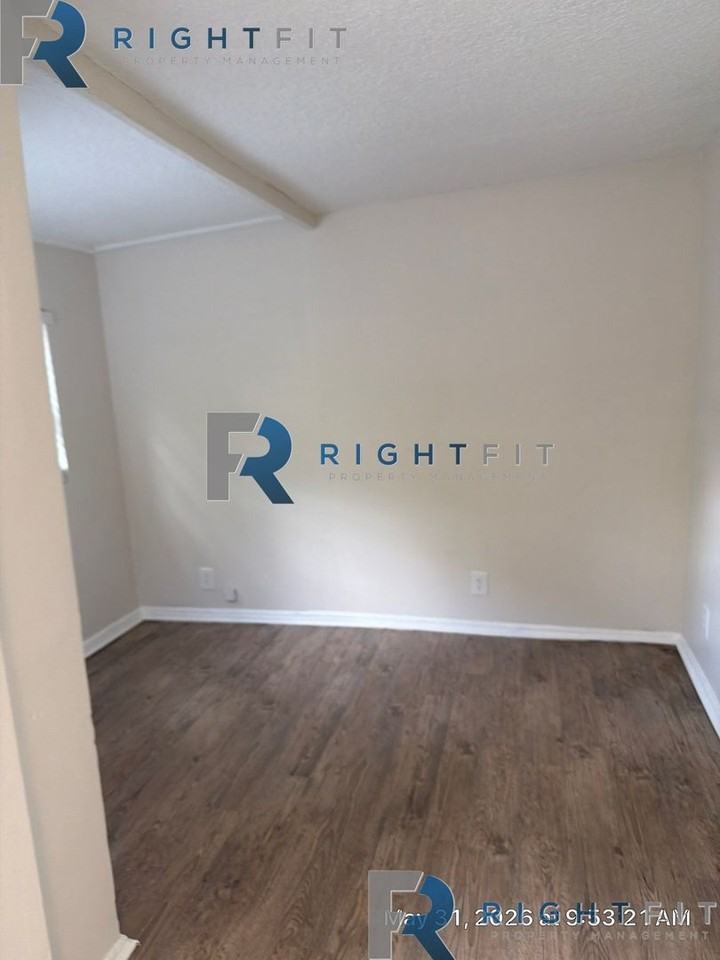1051 Ontario St - Photo 6 of 8
