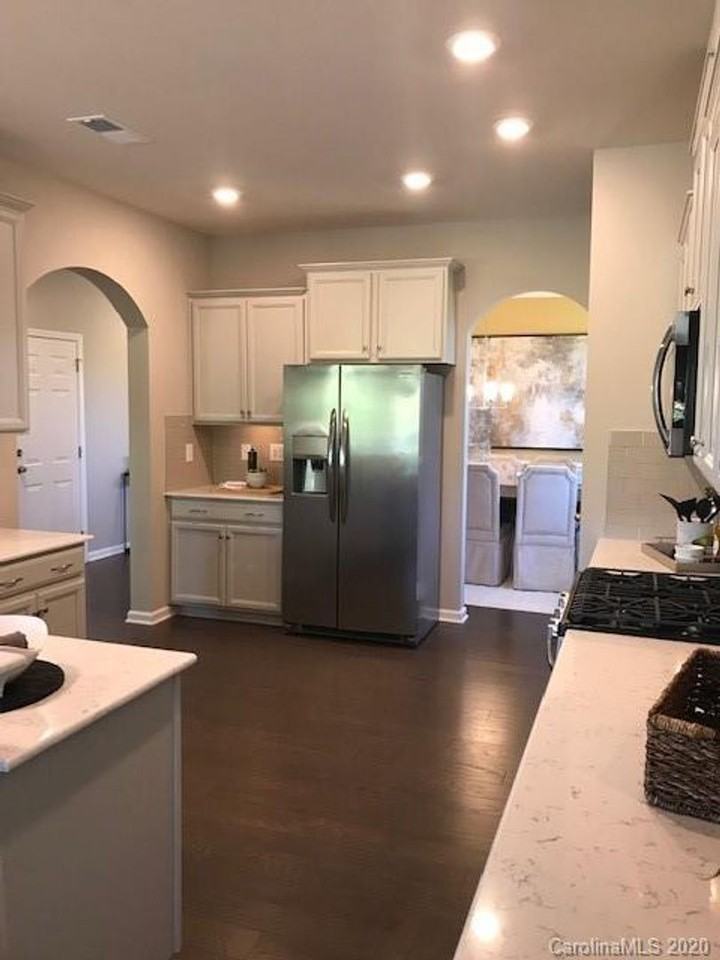 1907 Napa Valley Dr - Photo 4 of 29