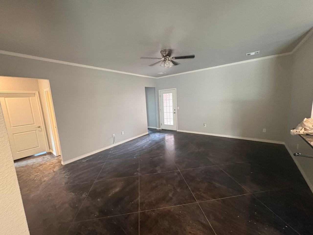 7402 Jake St - Photo 5 of 7