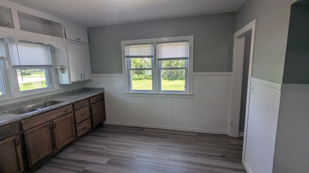 2816 Idaho St - Photo 3 of 20