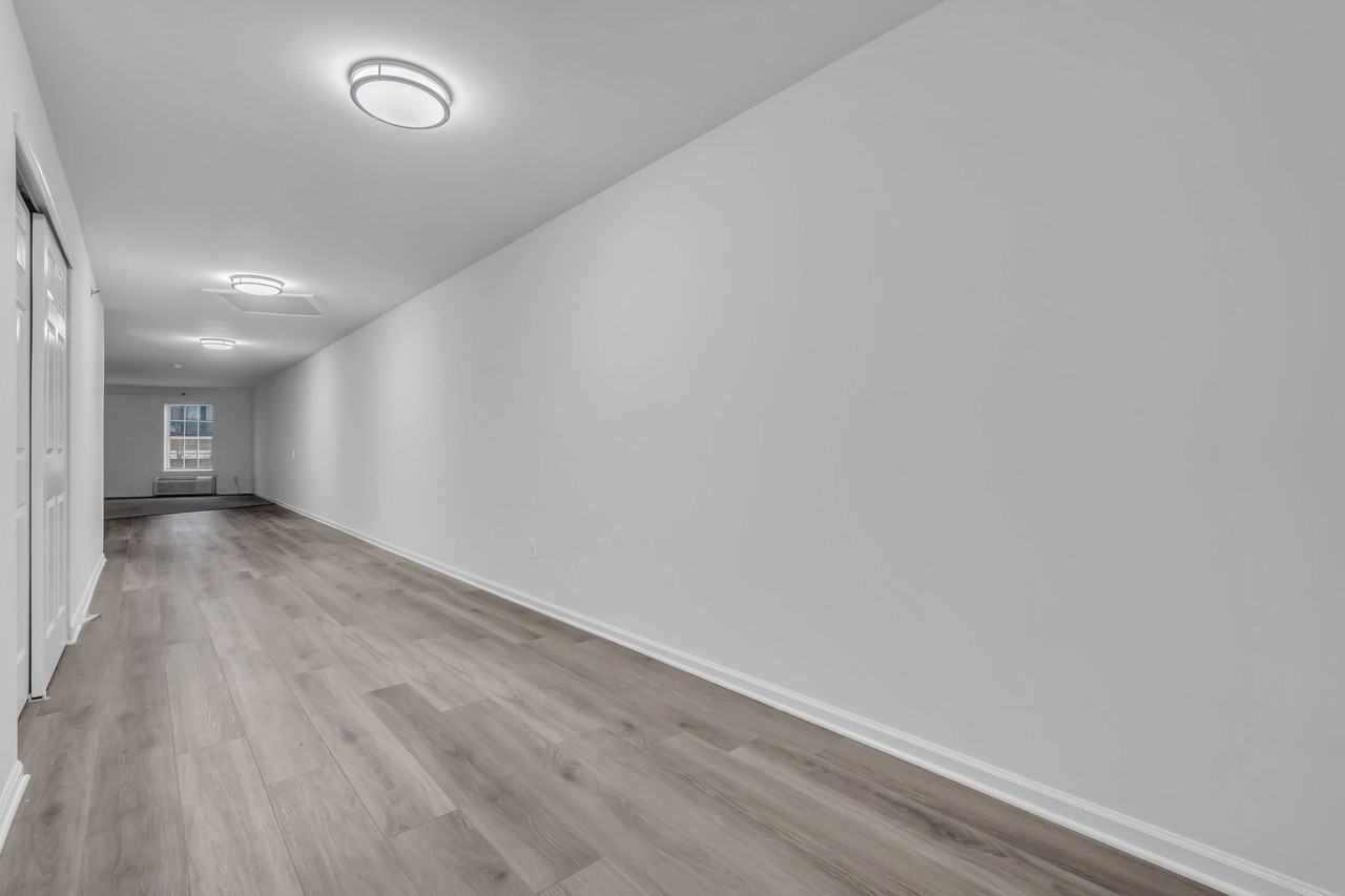 Riverside Apartments - Photo 7 of 12