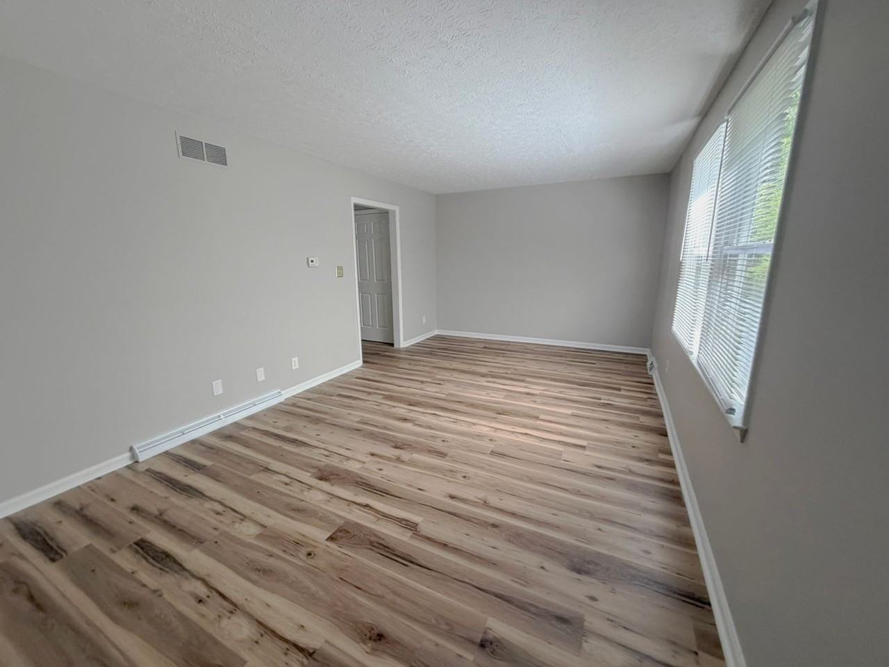 243 Iris Ln - Photo 6 of 13