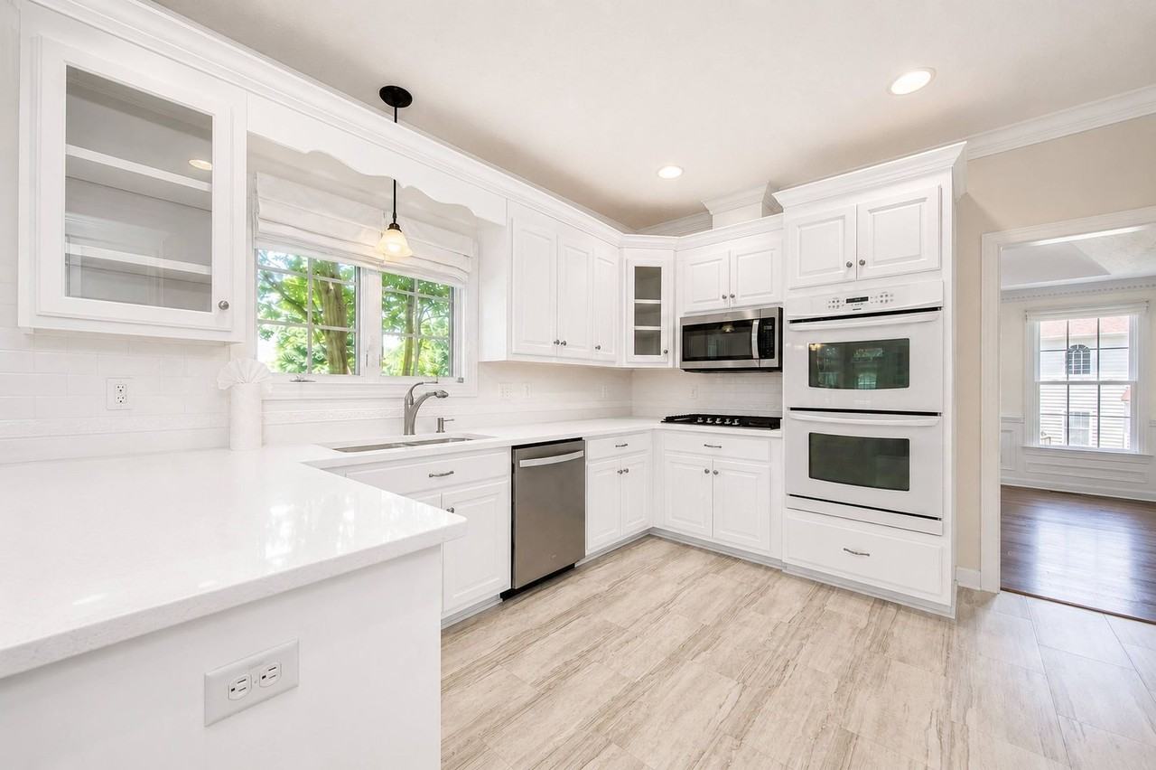 3948 Penzance Pl - Photo 5 of 16