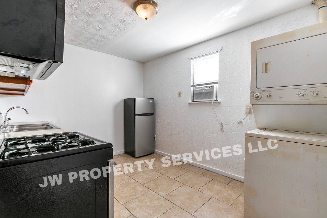 2633 Governor Nicholls St - Photo 6 of 10