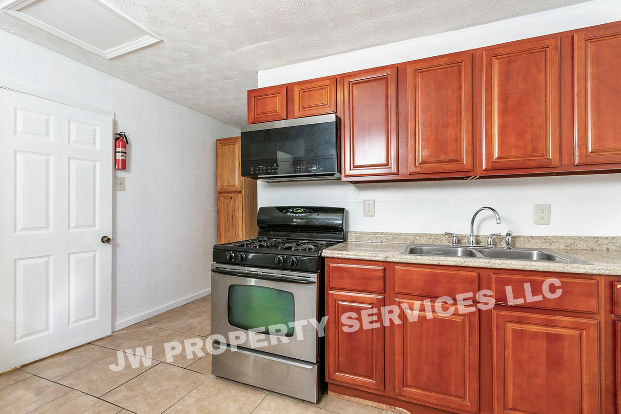 2633 Governor Nicholls St - Photo 7 of 10